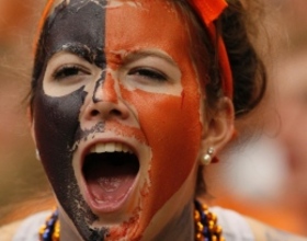 It's electric: Carrier Dome atmosphere energizes, unites student body