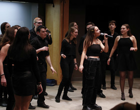 Jewish a cappella group sings at concert, sit-in after campuswide hate crimes