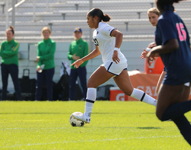 Lily Joseph’s 2 goals lead No. 17 Notre Dame past Syracuse