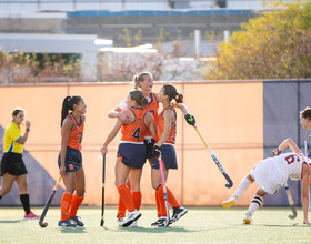 Syracuse wins 3rd straight game, defeats Stanford 3-0