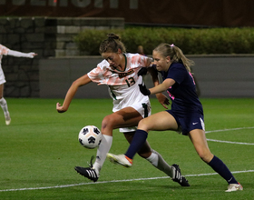 SU's defense concedes 2 goals in 3 minutes during loss to Miami