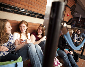 Andy Samberg line forms six hours before event, wraps around Schine