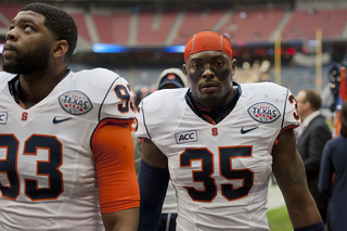 Dyshawn Davis prepares for kickoff.