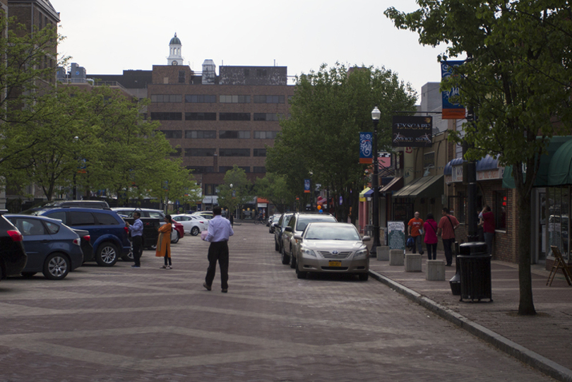 Marshall Street eateries, GrubHub fuel students’ late ­night munchies