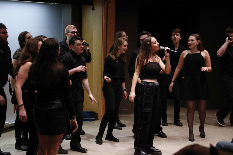 Jewish a cappella group sings at concert, sit-in after campuswide hate crimes