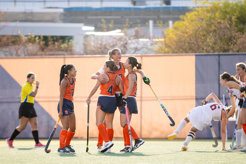 Syracuse wins 3rd straight game, defeats Stanford 3-0